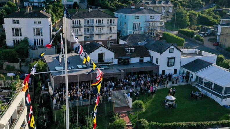 Отель Royal Ocean Racing Club Каус Экстерьер фото